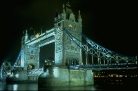 international travel picture of london bridge